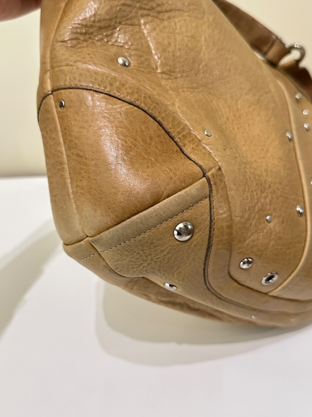 Vintage Coach Soho Studded Demi Hobo HandBag Camel Brown Leather F10932 Y2K - Picture 11 of 16